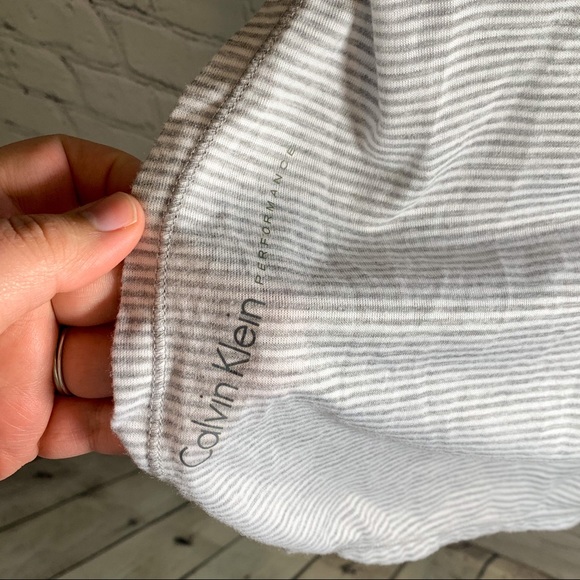 Large Calvin Klein Performance Tee - Picture 3 of 4